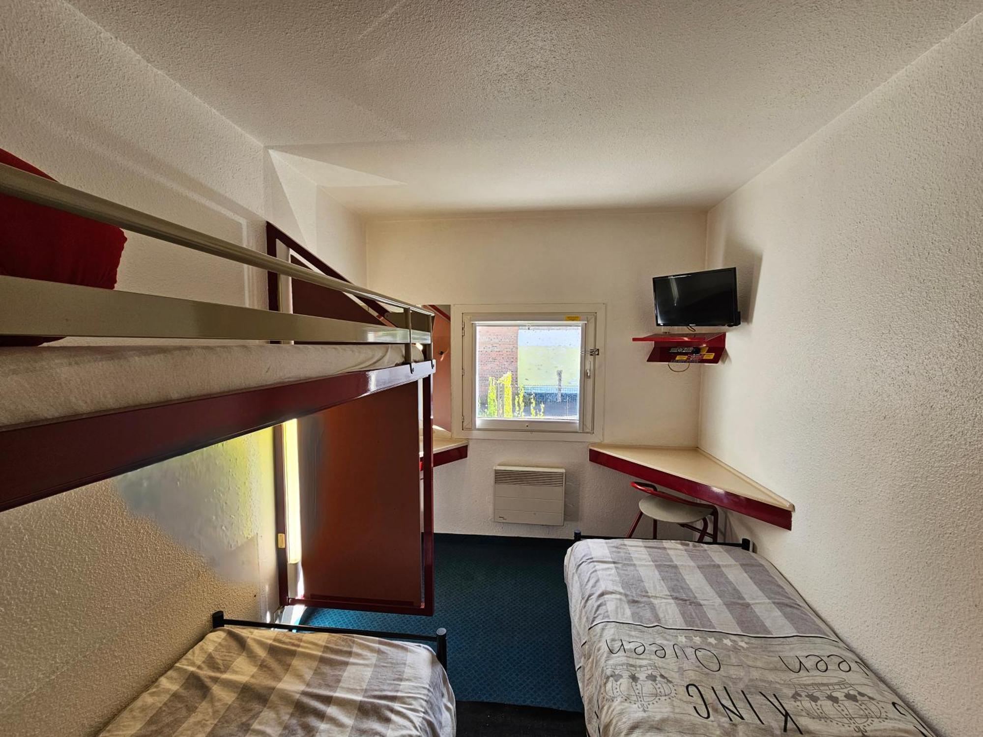 Formul'Eco Hotell Louvroil Exteriör bild