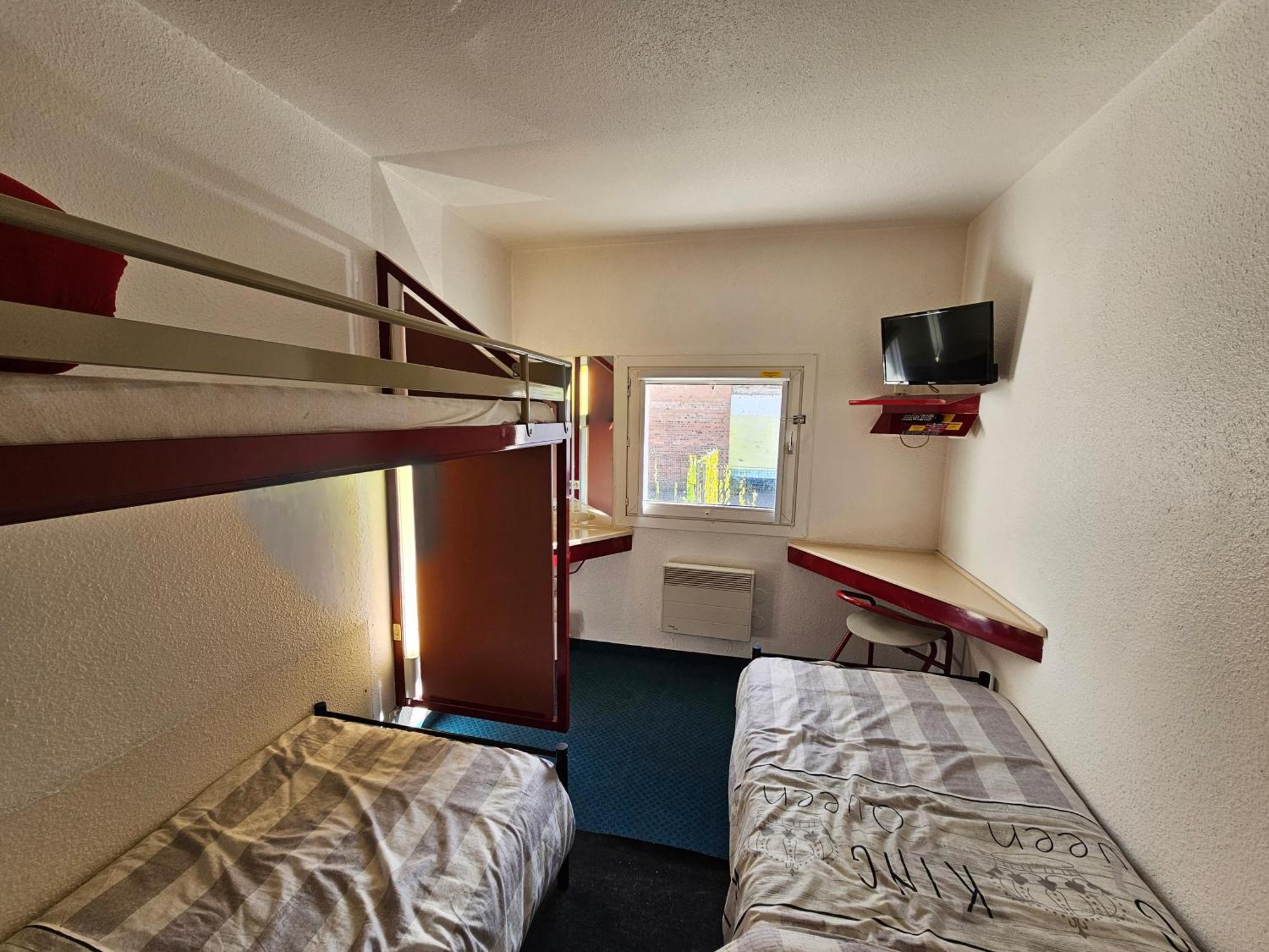 Formul'Eco Hotell Louvroil Exteriör bild