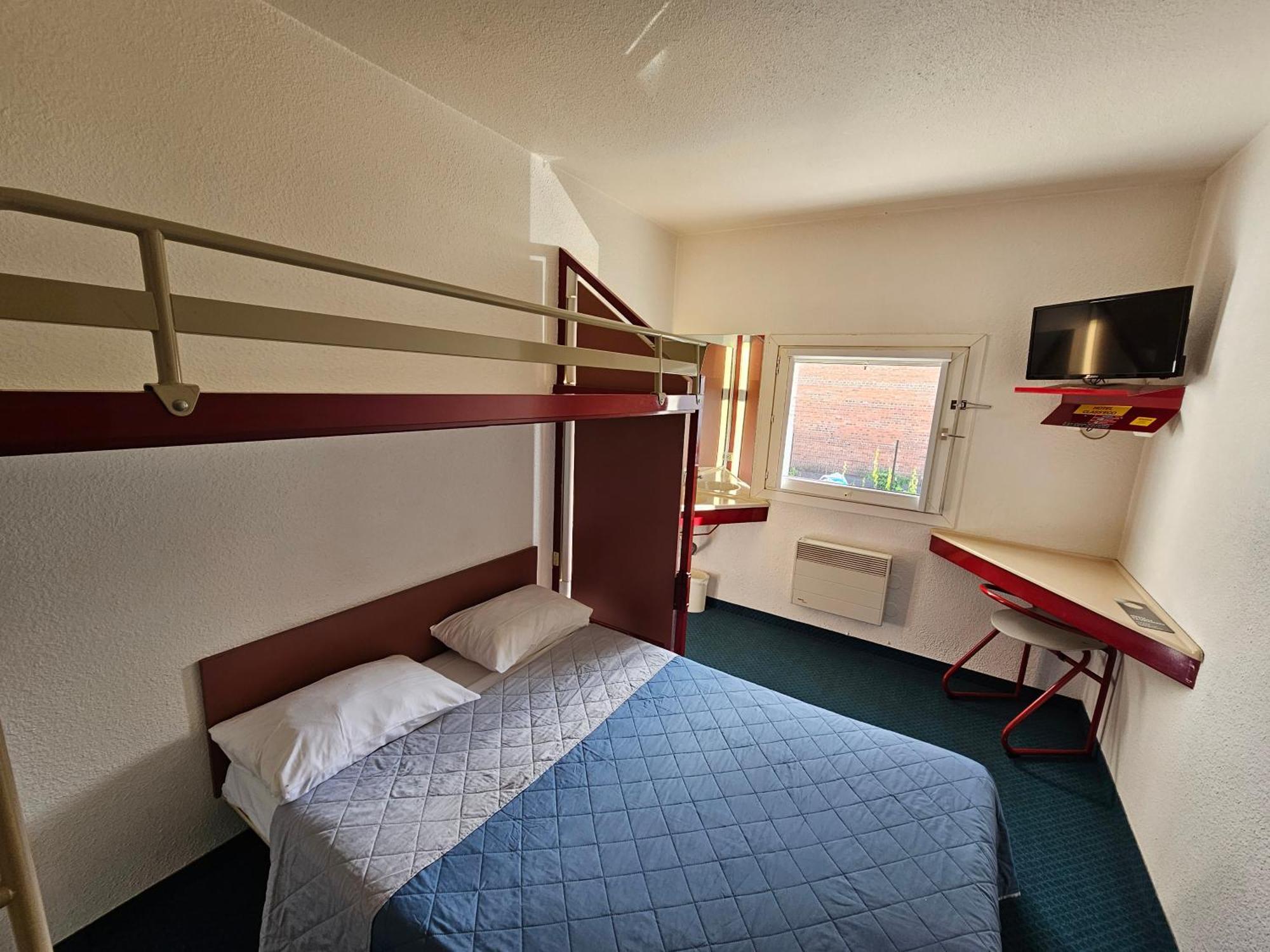 Formul'Eco Hotell Louvroil Exteriör bild