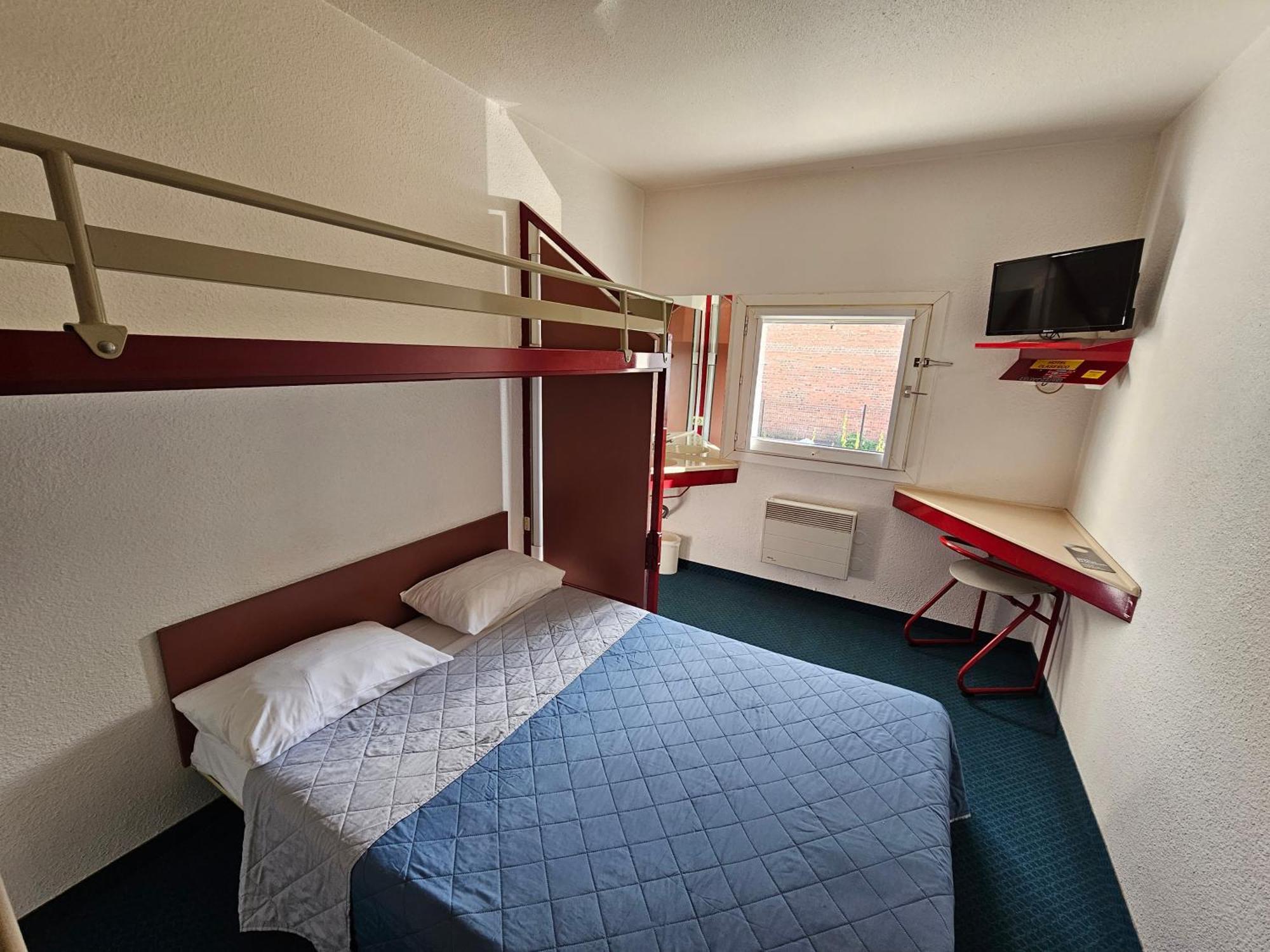 Formul'Eco Hotell Louvroil Exteriör bild