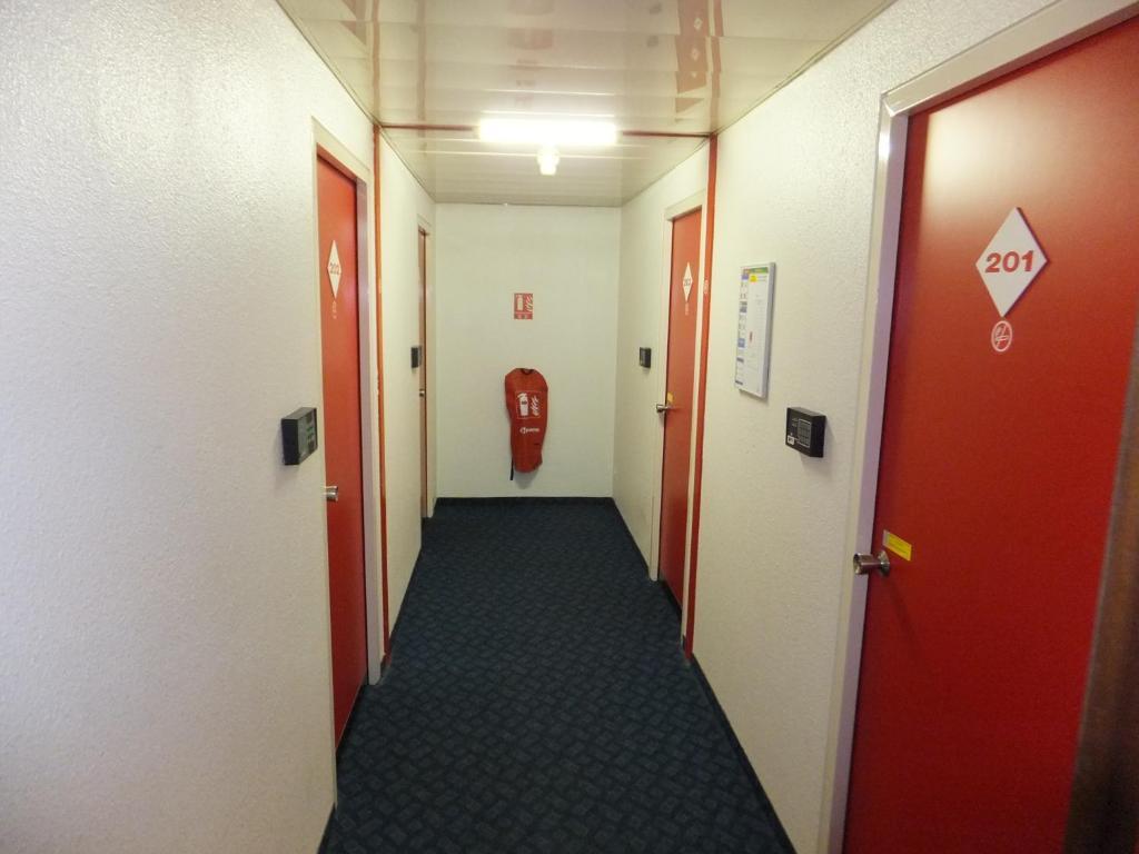 Formul'Eco Hotell Louvroil Exteriör bild